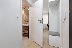 아파트, 침실 1개, 발코니 | 거실 공간