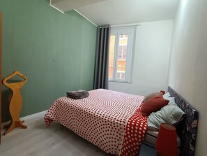 1 bedroom, WiFi, bed sheets