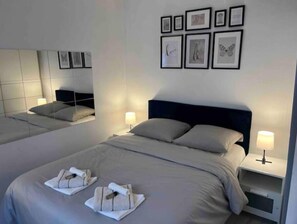 1 bedroom, iron/ironing board, free WiFi, bed sheets - Cosy flat in the heart of Paris 12 (Paris)