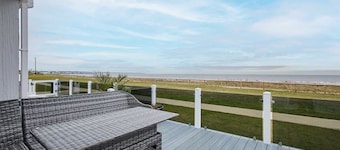 Host & Stay | Sea View Road