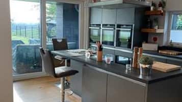 Kondo Mewah | Dapur pribadi | Mesin espresso dan ketel listrik