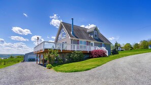 Exterior - Vineyard with a View: Close to Wineries + Hot Tub! (Hammondsport)