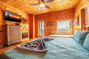 4 bedrooms, iron/ironing board, travel crib, free WiFi