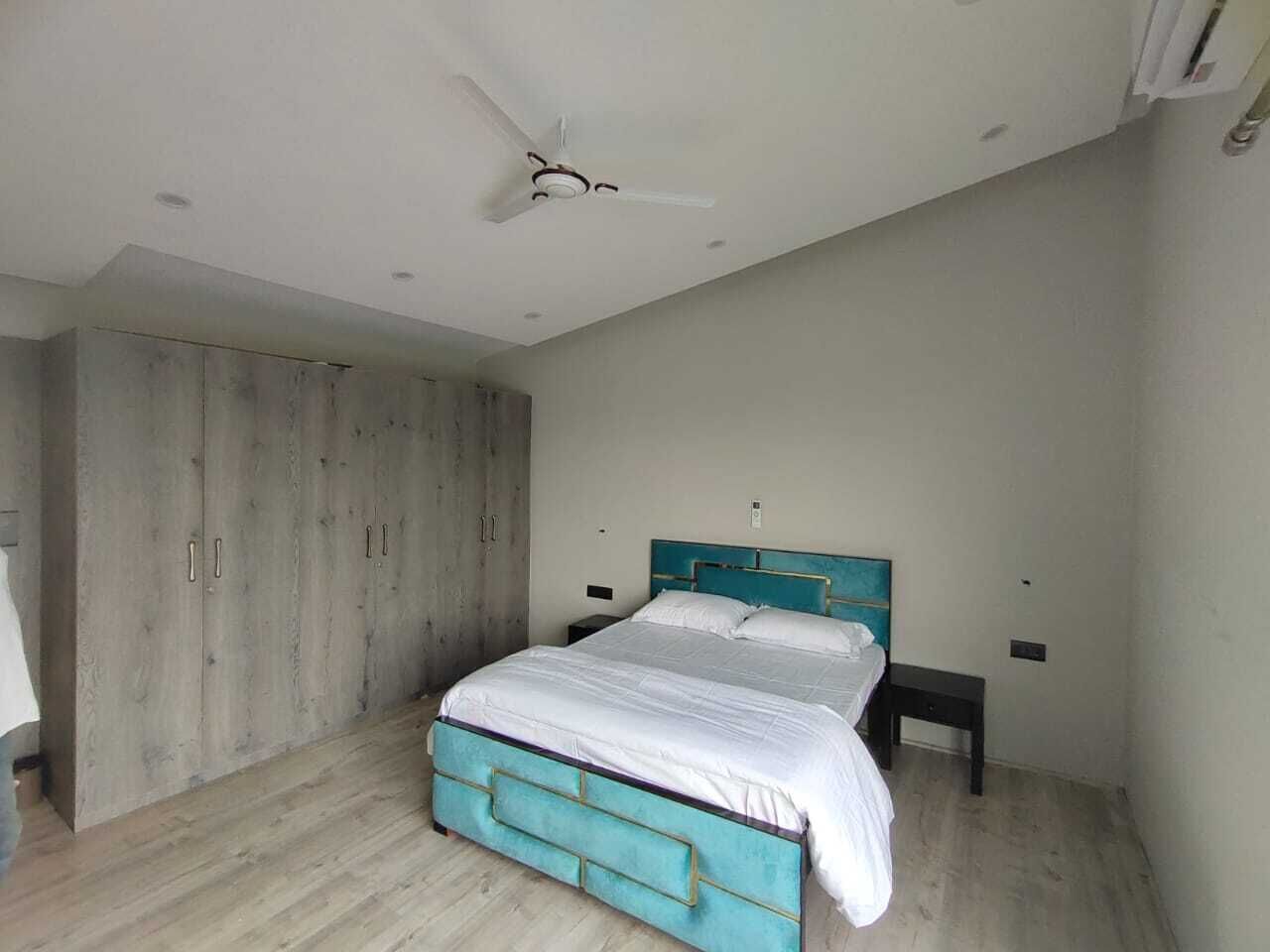2 bedrooms, bed sheets