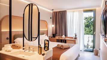 Superior Room, Balcony, Garden View | 1 bedroom, premium bedding, minibar, in-room safe