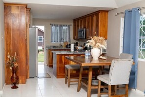 Microwave, oven, stovetop - DaCosta Villas (Bamboo)