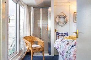 3 Schlafzimmer, Schreibtisch, kostenloses WLAN, Bettwäsche