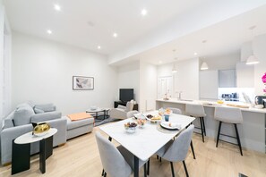 Superior Apartment, 1 Bedroom | Living area - Urban Chic - Acre (London)