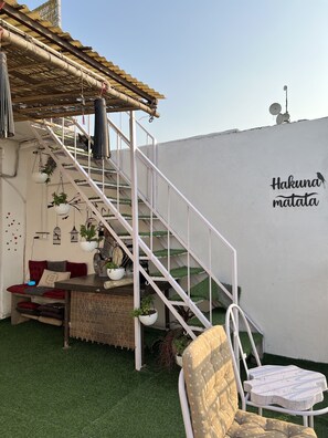 Property grounds - Lake View Studio Retreat (New Delhi)
