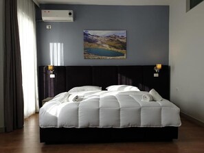 Minibar, in-room safe, free WiFi - Perandor Beach Hotel (Durrës)