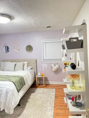 3 slaapkamers, een strijkplank/strijkijzer, wifi, beddengoed