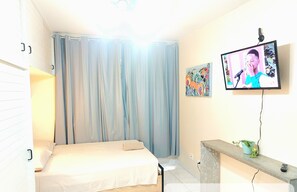 1 chambre, fer et planche à repasser, Wi-Fi gratuit, draps fournis