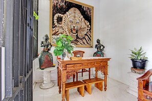 Reception - Hotel O YY's House Syariah (Klaten)