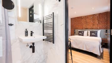 Decoración personalizada, muebles diferentes y escritorio