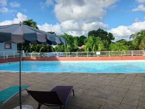 Pool - Chez Valerie ET Pascal (Tartane)