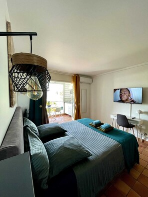 1 bedroom, iron/ironing board, free WiFi, bed sheets - Chez Valerie ET Pascal (Tartane)