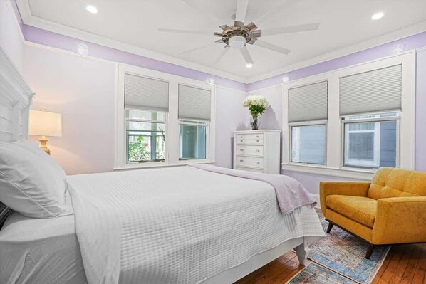 2 bedrooms, iron/ironing board, WiFi