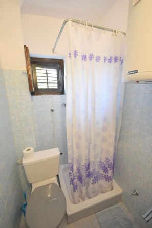 Apartment (Smilje - good location & parking - R4) | Bathroom