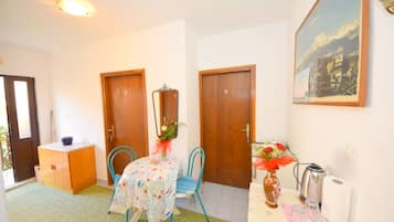 Departamento (Smilje - good location & parking - R4) | Exterior