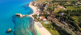 Tropea confortable three-room apartment with POOL 3 minutes from the SEA