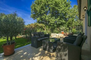 Property grounds - Villa Oliva - house with pool near Porec (Musalez)