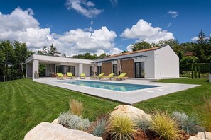 Pool - Villa Lara Gracisce - holiday home with pool (Mandalencici)