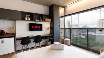 Studio 1601 On Lorena | 1 quarto, cortinas blackout, Wi-Fi de cortesia