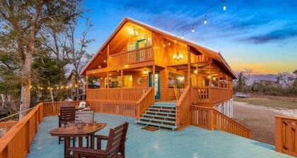 Luxury Riverside Retreat