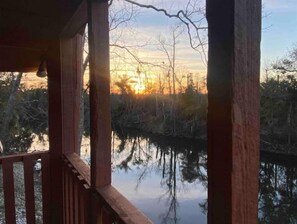 Property grounds - Luxury Riverside Retreat (Altha)
