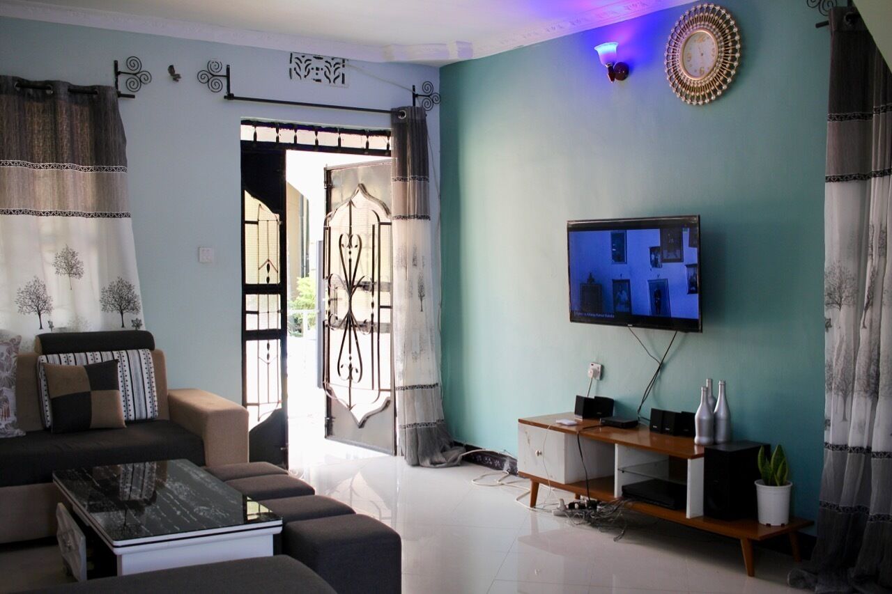 Kamar Basic | Area keluarga | TV