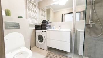 City Apartment | Bathroom