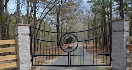 Family Retreat for vacations, weddings, family reunions and corporate retreats.