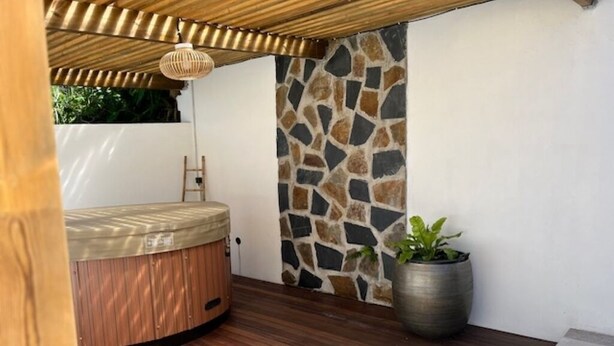 Unclassified image, 1 of 15, button - LES Panoramiks DES Makes, Villas DE Charmes (Saint-Louis)