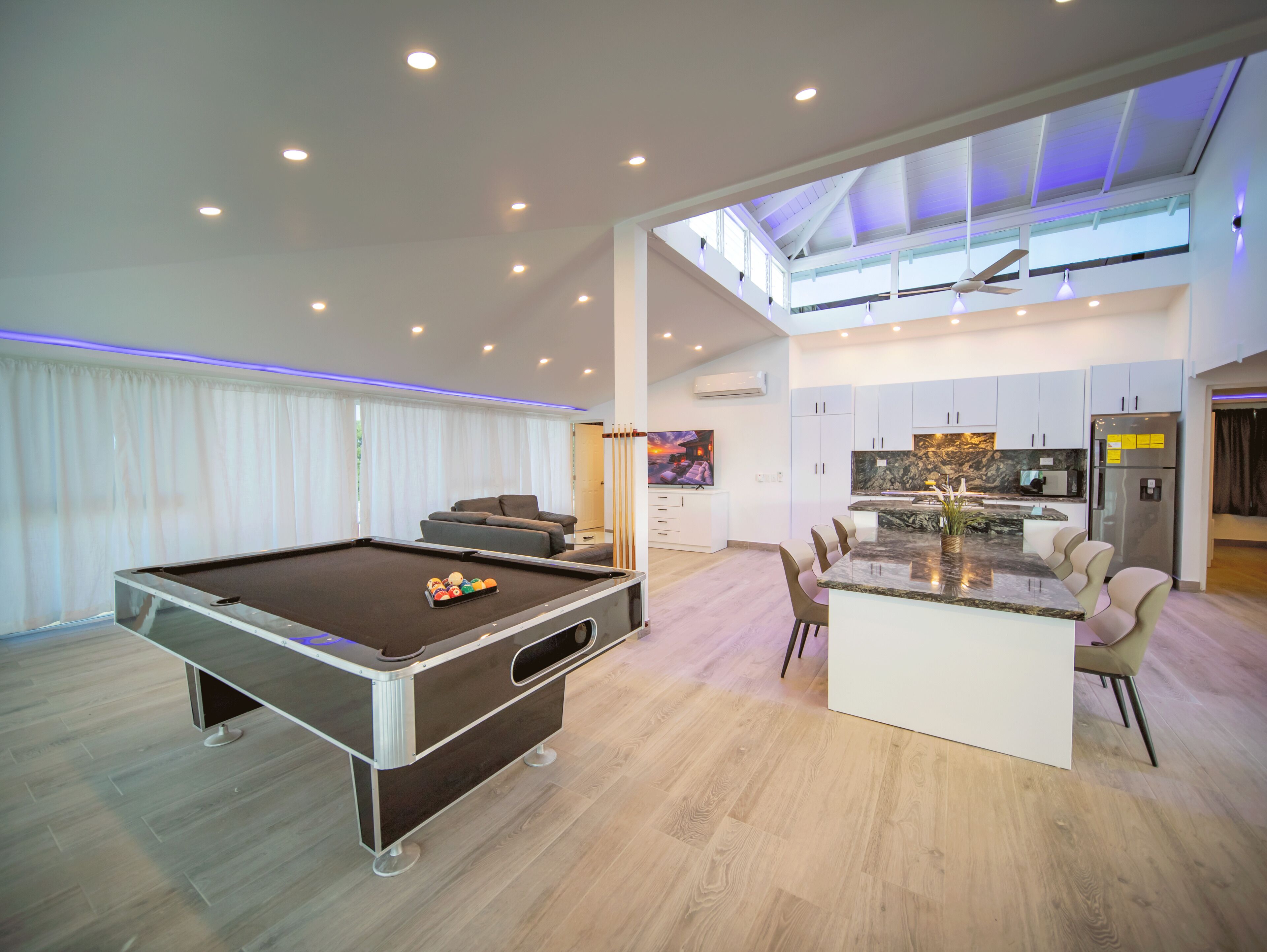 Departamento, 3 habitaciones, balcón, vista a la ciudad | Sala de juegos