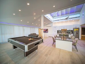 Games room - 3BR Luxury Penthouse, 300m From Beach! (Sosúa)