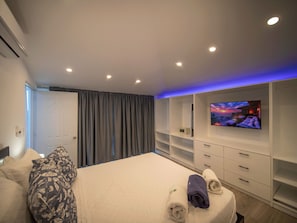 Apartment, 3 Bedrooms, Balcony, City View | Room amenity