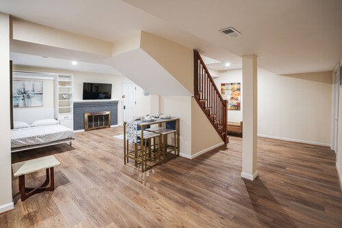 Stylish Studio Basement 