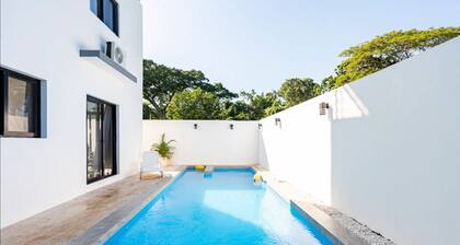 Ultimate ’ Retreat with Pool & Beach Vibes!”