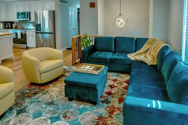 Smart TV, fireplace