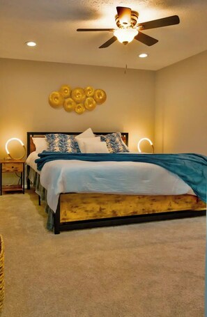 3 室のベッドルーム、旅行用ベビーベッド、WiFi、ベッドシーツ