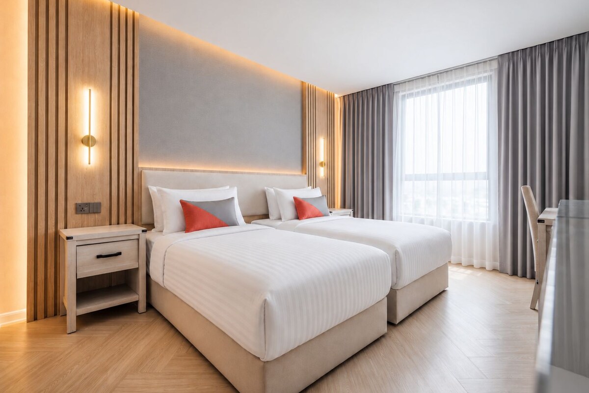 Deluxe Room, 2 Single Beds | Premium bedding, in-room safe, desk, laptop workspace