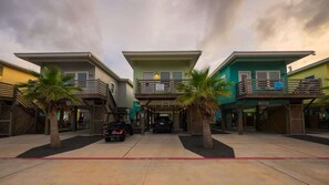 Exterior - Beach Bungalow - 2 Suns (Port Aransas)