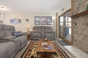 Interior - Newly remodeled condo w/access to shared hot tub & sauna ON SHUTTLE ROUTE (Fraser)