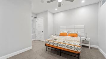 1 bedroom, desk, iron/ironing board, WiFi