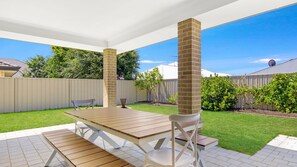 Outdoor dining - Killarney Retreat - Dunsborough (Dunsborough)