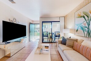 TV - Snowbird-friendly retreat with pool, hot tub, tennis, putting green, & patio (Palm Springs)