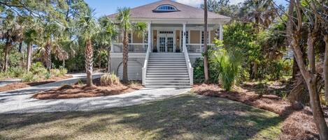 المنشأة من الخارج