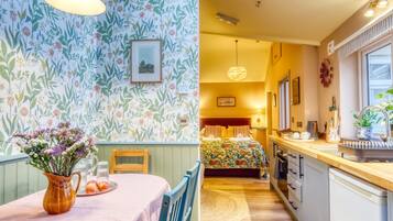 Căn hộ cơ bản, có phòng tắm riêng | Khu ăn uống