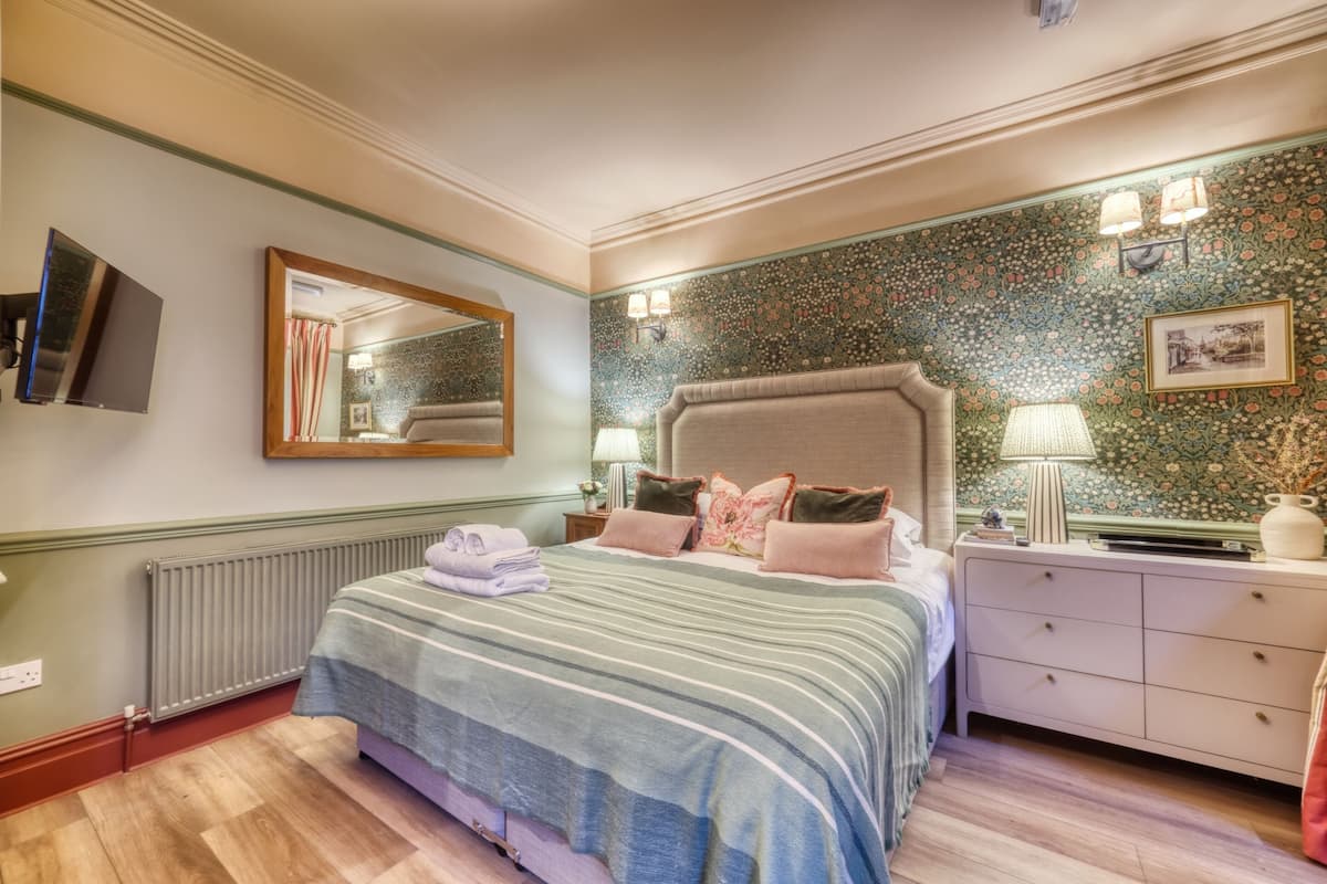 Superior tweepersoonskamer, en-suite badkamer, uitzicht op binnenplaats | Gratis wifi