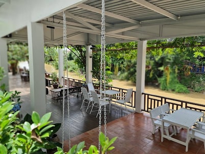 Romyen cafe homestay